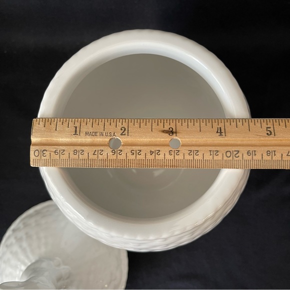 Egg Shaped Canister with Bunny on top - Basket Weave - Picture 6 of 8